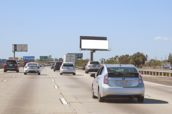 Artesia Frwy NS 0.03mi W/O Alameda F/E - 2
