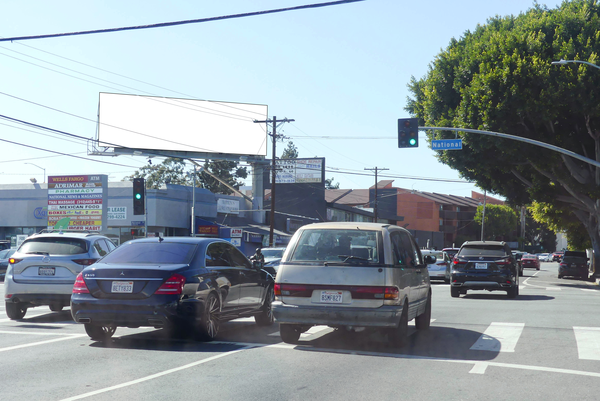 Sepulveda WS 125ft N/O National (NO EXT)** F/S - 1