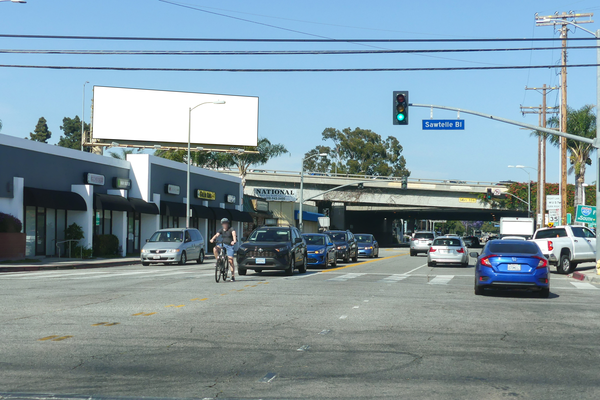 National NS 180ft E/O Sawtelle (NO EXT)** F/W - 1