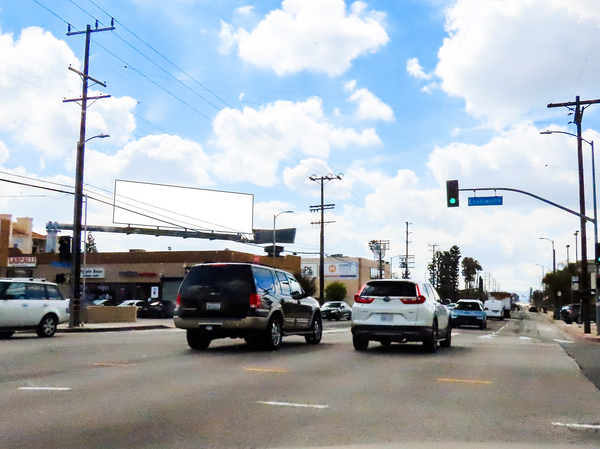 Balboa ES 150ft S/O Chatsworth F/NW - 1