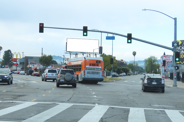 Lankershim WS 175ft S/O Colfax (NO EXT) F/N - 1