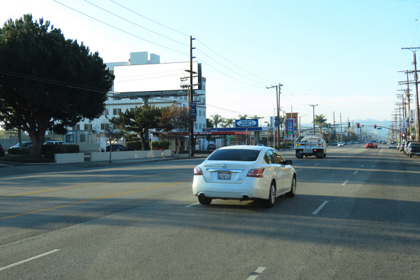 Sepulveda ES 270ft N/O Vanowen F/N - 1