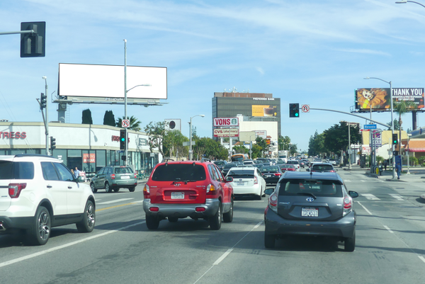 Ventura NS 100ft E/O Reseda F/W - 1