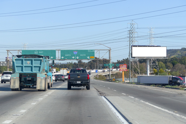 Pomona Frwy SS 700ft E/O Peck F/W - 1