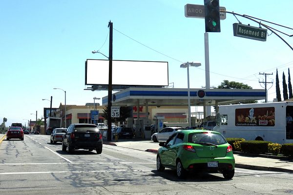 Foothill SS 200ft E/O Rosemead F/W - 1