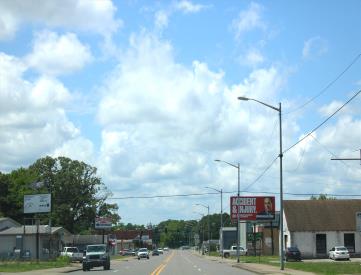 JACKSON HWY WL 100' S/O 29TH FN