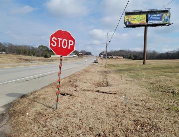 HWY 72 SL .2 MI W/O HUNTSVILLE RD R FW