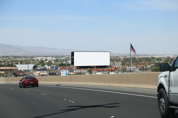 I-11 NS 500ft E/O M L King F/E - 3
