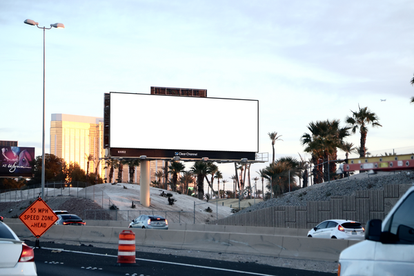 I-15 ES 2600ft S/O Russell F/S - 1