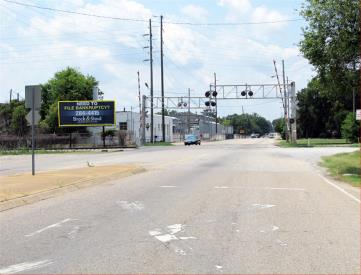 E/S 3846 LOWER WTPKA S/O N. BLVD F/N S