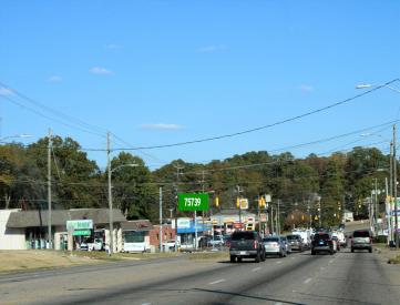 W/S 3415 ATL HWY W/O COLISEUM BL F/W
