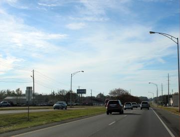 S/S 1124 E S BLV E/O SUNSHINE DR F/E