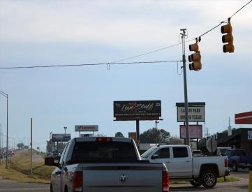W/S 537 NORTHEAST BLVD S/O LAGOON PARK DR F/N