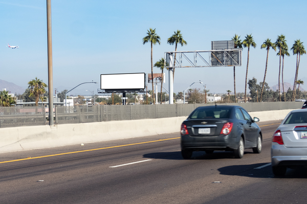 I-17 NS 167ft E/O 7th St F/W - 1
