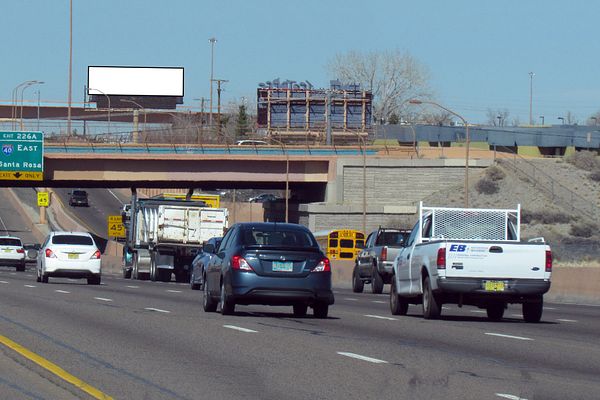 I-25 NE ES 0.32mi S/O I-40 F/S - 2