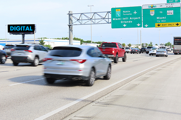 Fl Tnpk WS 0.62mi N/O SW 152 St F/S - 1