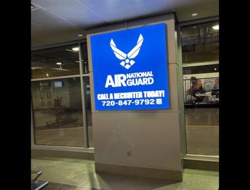 DUS CONCOURSE LEFT OF GATE 18 | PORTRAIT 60"x60"