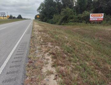 E/S Hwy 31 1st S/O Cottage Rd (wrong size listed)