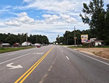 E/S Hwy 59 2nd N/O Hwy 31 (Top)