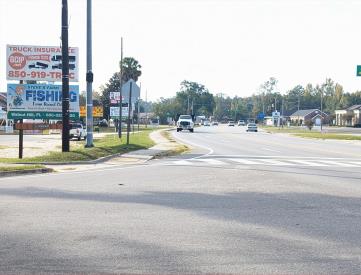 E/S Hwy 29 1st S/O Poplar St (Top)