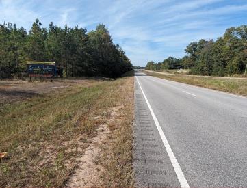 E/S Hwy 31 2nd S/O Cottage Rd
