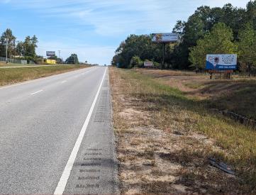 E/S Hwy 31 2nd S/O Cottage Rd