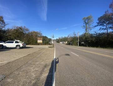 W/S Hwy 83 3rd S/O I-65 (Top)
