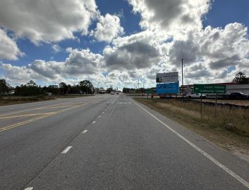 W/S Hwy 84 1st N/O Hwy 21 (Top)