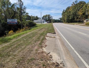 E/S Hwy 31 6th S/O Alco Dr