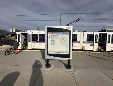 FEDERAL CENTER STATION SS SF | TRANSIT SHELTER