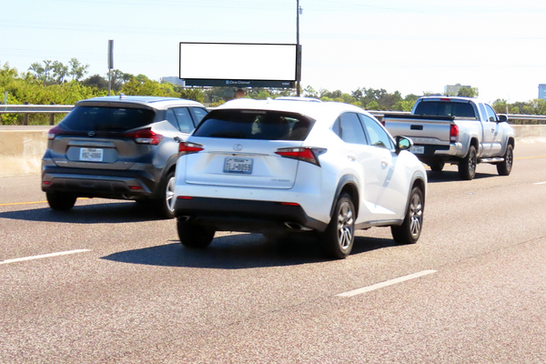 Stemmons Fwy (I-35E) ES 900ft N/O Regal Row F/N - 1
