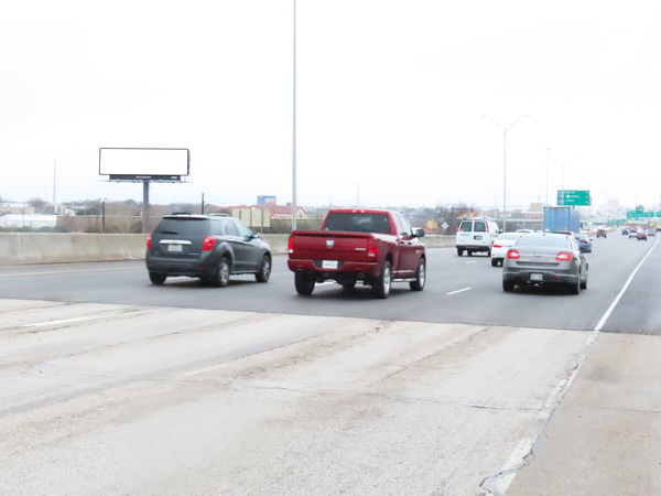 Tom Landry Hwy  (I-30) SS 0.4mi W/O Beach St F/E - 1