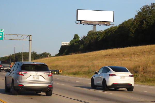 Tom Landry Hwy  (I-30) NS 1000ft E/O Cooks Ln F/E - 2