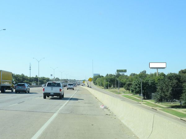 South Fwy  (I-35W) WS 50ft S/O Magnolia F/N - 2