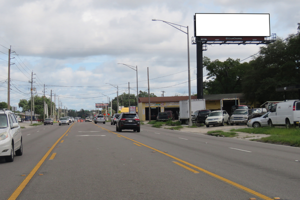 Blanding Blvd ES 25ft S/O Nazworth Rd F/S