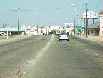 N/S MAIN ST E/O RXR TRACKS F/E