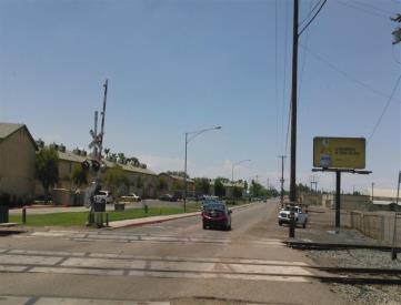 N/S ROSS AVE W/O RXR TRACKS F/E