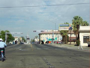 N/S MAIN ST E/O RXR TRACKS F/E