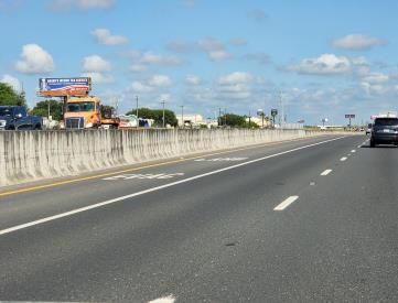 SS I-37, E/O SUNTIDE RD. FSE