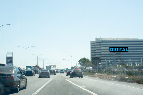 Nimitz Fwy (I-880) SS 0.7mi W/O Hegenberger Rd (%) F/W - 2