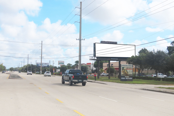 Military Tr ES 0.5mi S/O Hypoluxo Rd F/S - 2