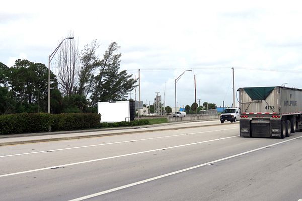 Beeline Hwy SS 400ft E/O Military Tr F/E - 1