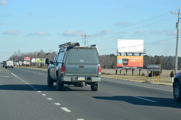 US 13 ES 0.7mi N/O Tharp Rd F/S - 2