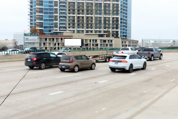 Stemmons Fwy (I-35E) WS 100ft N/O Hi Line Dr F/S - 1