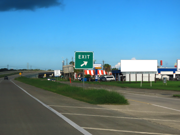 Hwy 332 NS 1.8mi W/O Business Hwy 288 F/E - 2