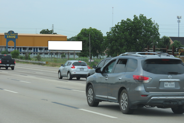 I-69 Eastex Frwy WS 300ft S/O Clarence F/N - 1