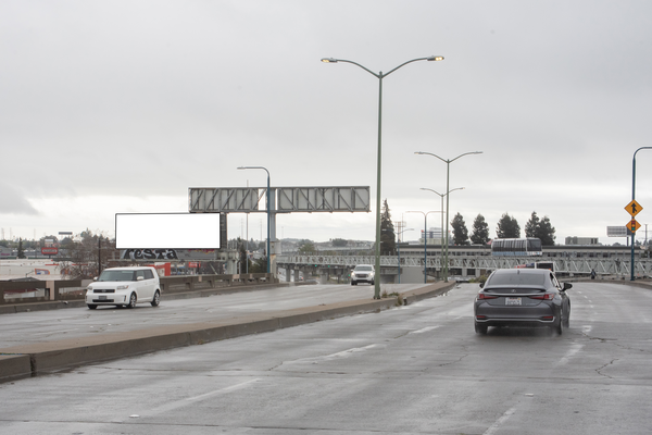 Hegenberger Xwy ES 250ft S/O San Leandro F/N - 1