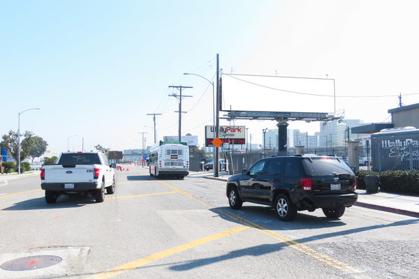 96th SS 150ft E/O Sepulveda F/W - 1
