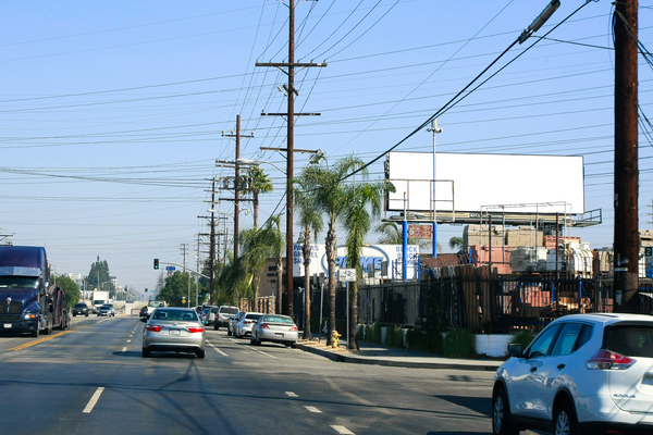 Lankershim ES 195ft S/O Hart (NO EXT) F/S - 1
