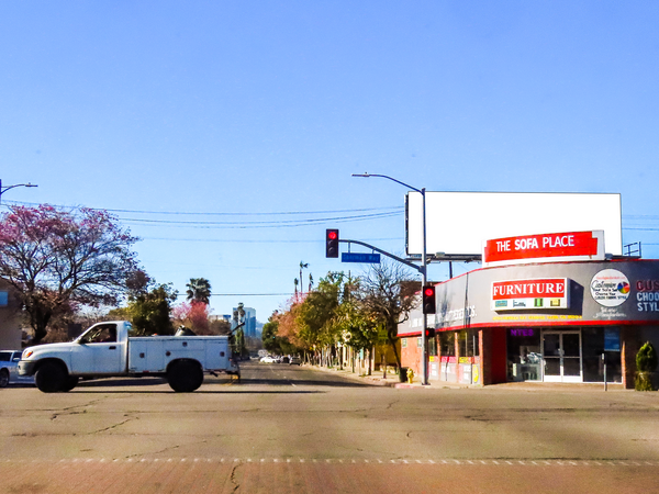 Owensmouth WS 90ft S/O Sherman Way (NO EXT) F/N - 1